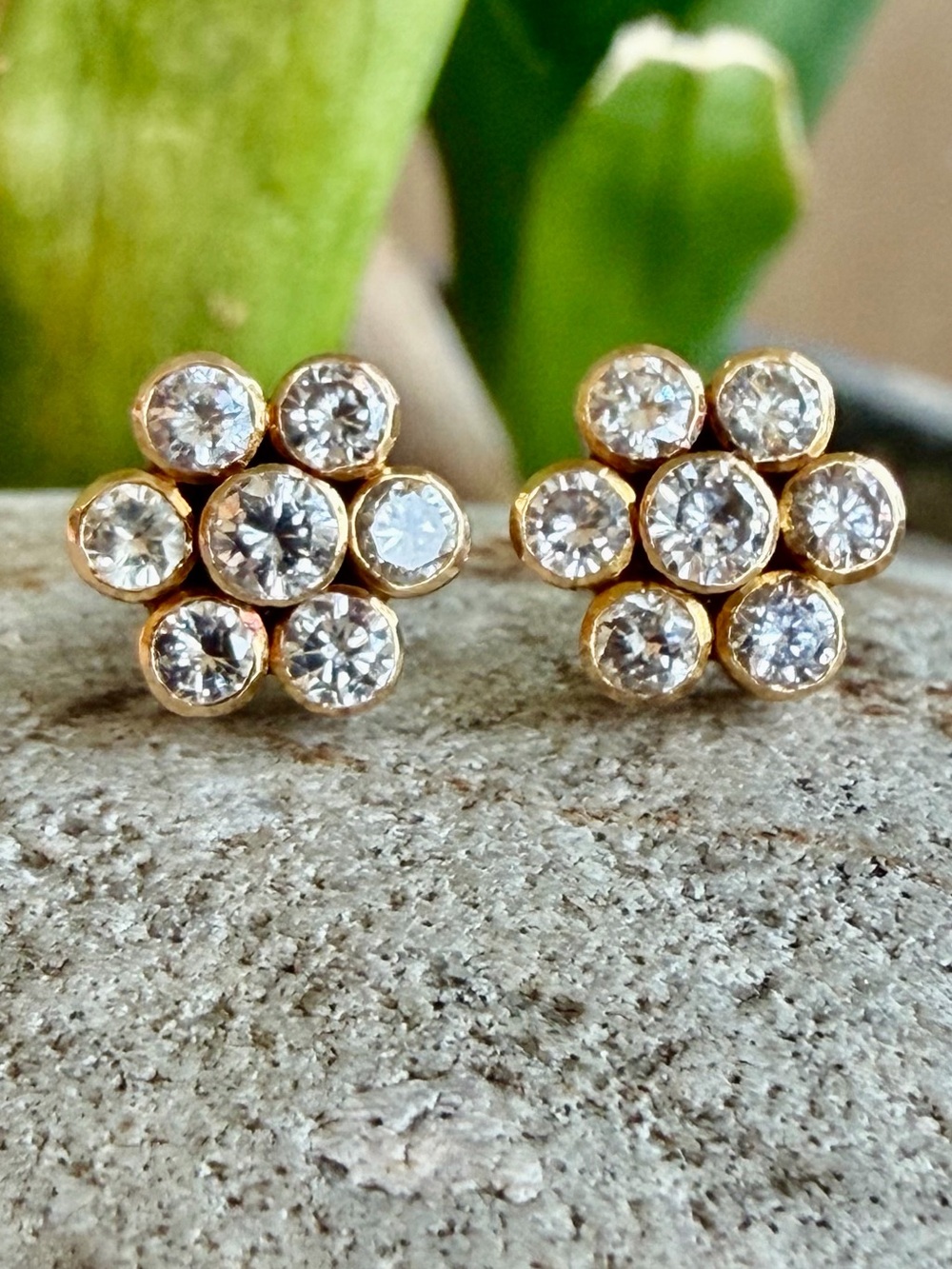 18 karat gold and 3 carat diamond earrings - Picture 10 of 11